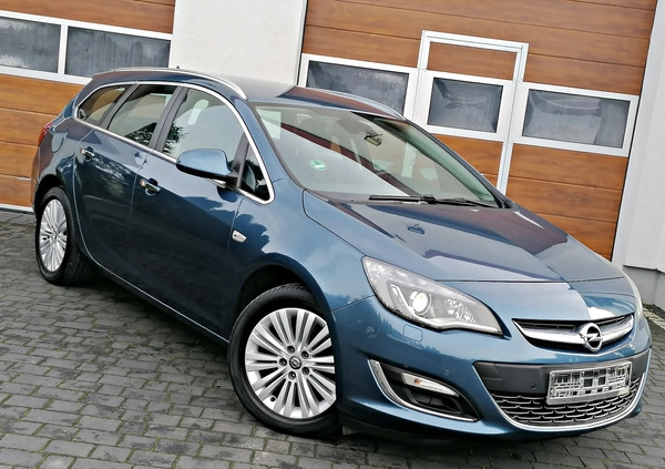 Opel Astra cena 28900 przebieg: 212000, rok produkcji 2013 z Września małe 781